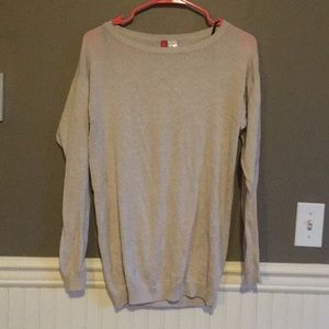 Last chance! EUC lightweight sweater
